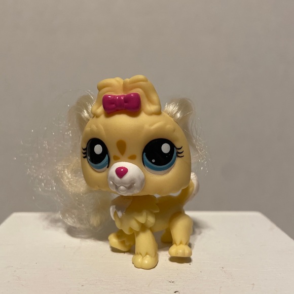 Littlest Pet Shop Maltese Dog LPS #2638 Puppy Real Curly Hair Pink Bow  51 - Picture 1 of 8